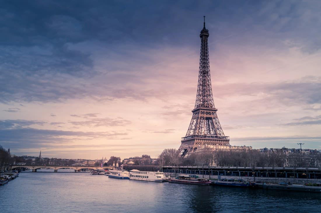 La tour Eiffel et la Seine
